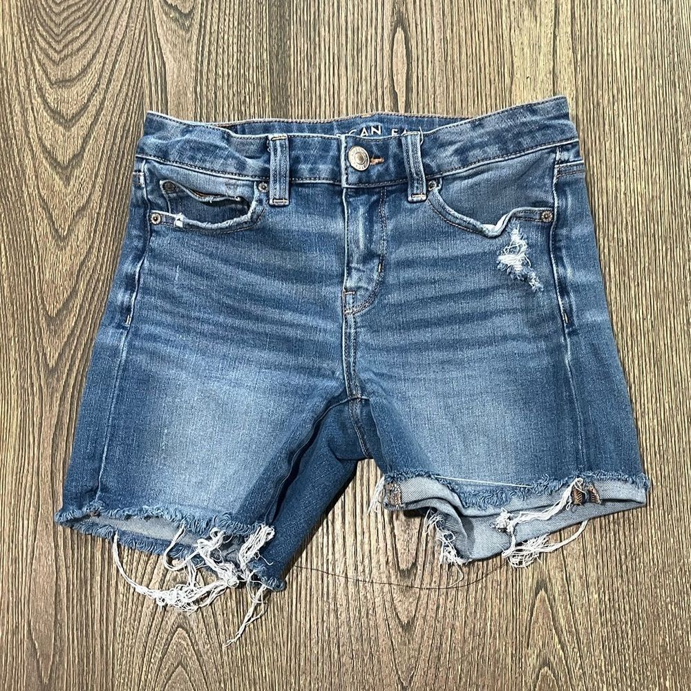 American Eagle The Dream Jean Midi Shorts Mid-Rise Denim Frayed Hem Blue Size 4